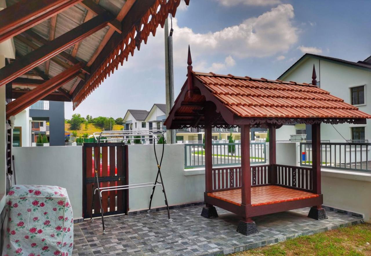 Pesona Suri Homestay Batu Pahat Exterior photo